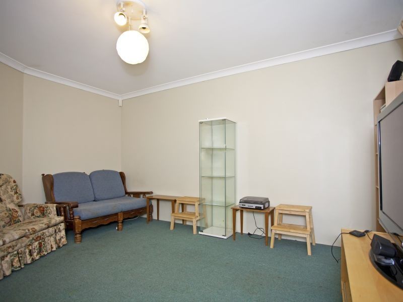 2/104 Waddington Crescent, Koondoola WA 6064