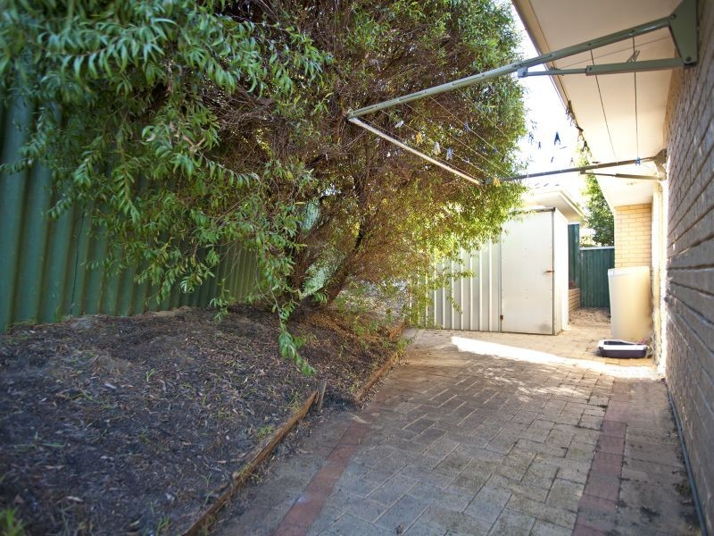 2/104 Waddington Crescent, Koondoola WA 6064