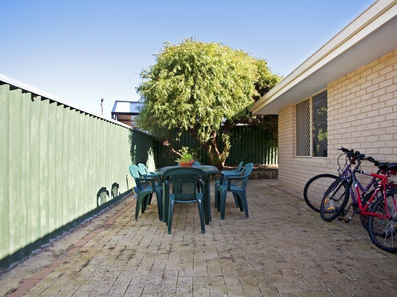 2/104 Waddington Crescent, Koondoola WA 6064