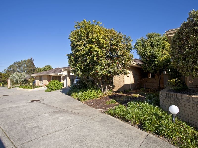 2/104 Waddington Crescent, Koondoola WA 6064