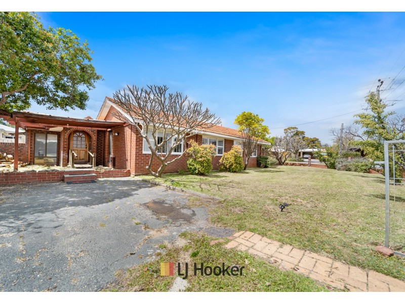 2 Derrington Crescent, Balga WA 6061