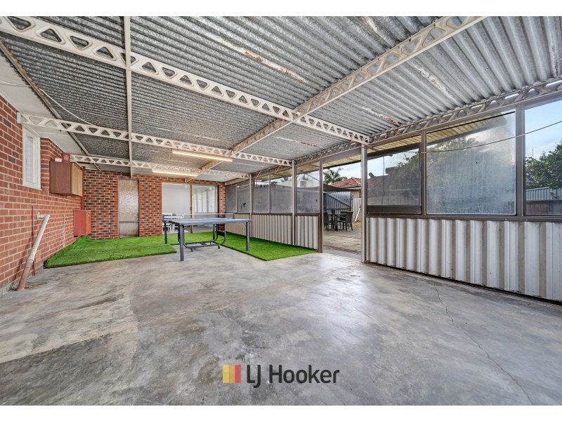 2 Derrington Crescent, Balga WA 6061