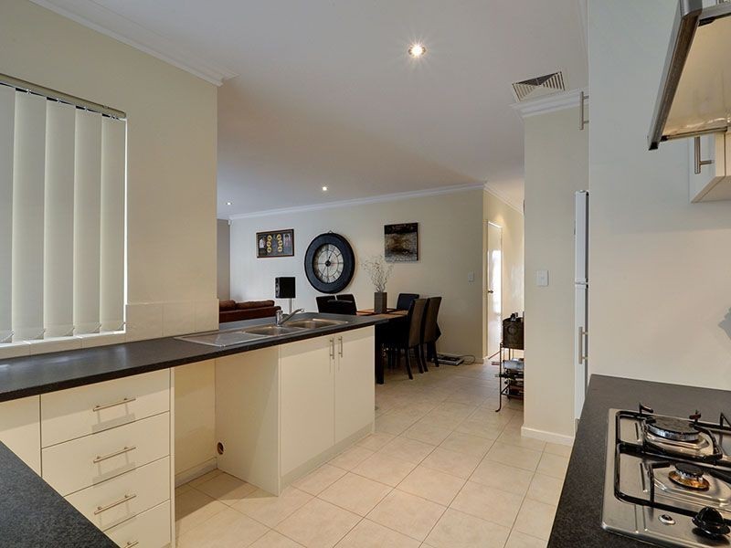 B/31 Findon Crescent, Westminster WA 6061