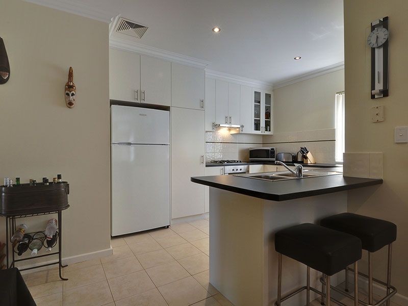 B/31 Findon Crescent, Westminster WA 6061