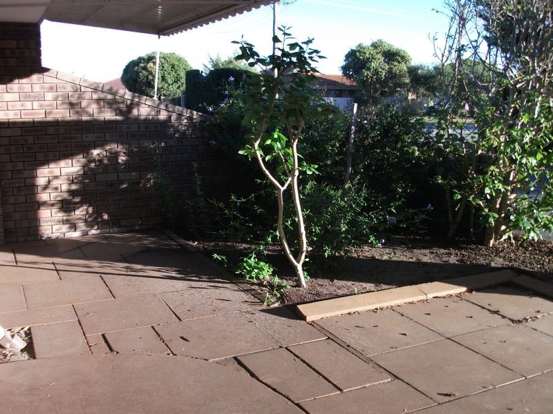 1/6 Merope Close, Rockingham WA 6168