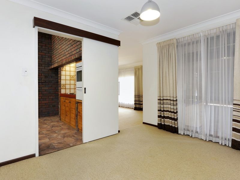 93 Donald Drive, Safety Bay WA 6169