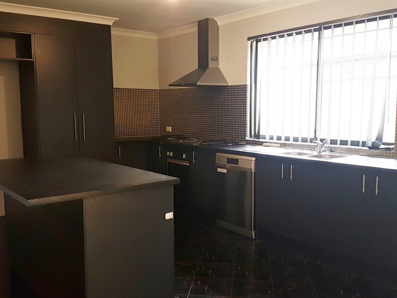 8 Teocote Crescent, Aubin Grove WA 6164