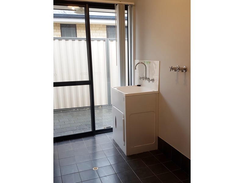 8 Teocote Crescent, Aubin Grove WA 6164