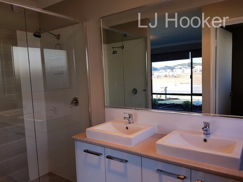 26 Aquamarine Parade, Karnup WA 6176