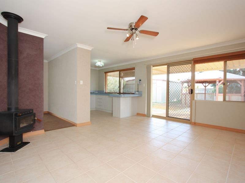 18 Caffra Close, Warnbro WA 6169