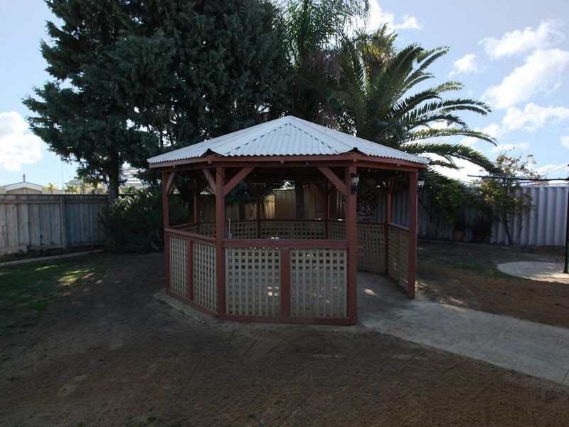 18 Caffra Close, Warnbro WA 6169