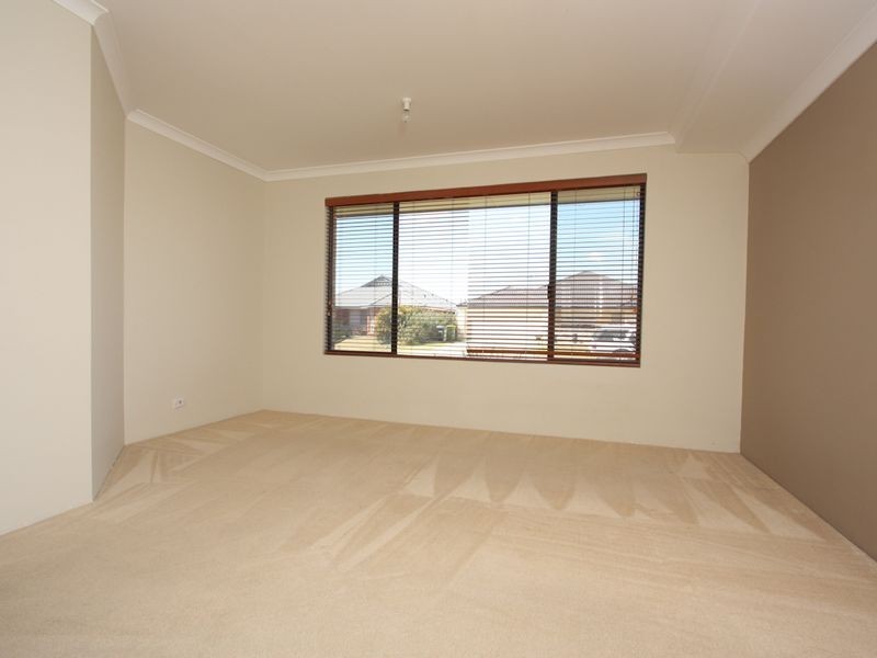 5 Georgina Road, Port Kennedy WA 6172