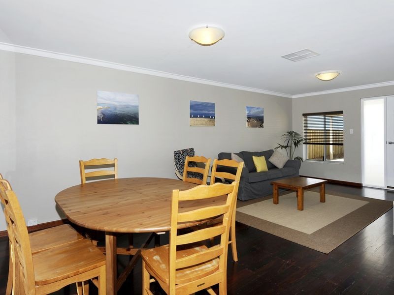 56 Rae Rd, Safety Bay WA 6169