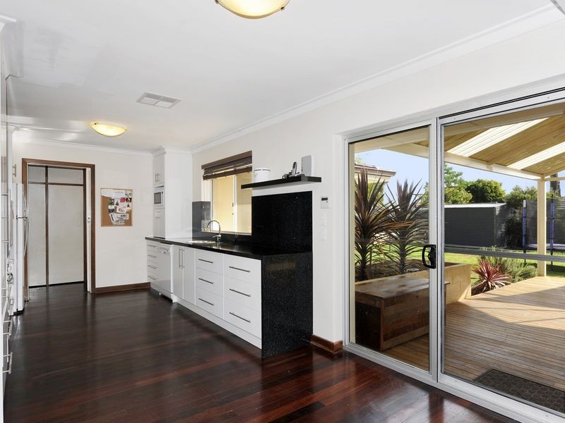 56 Rae Rd, Safety Bay WA 6169