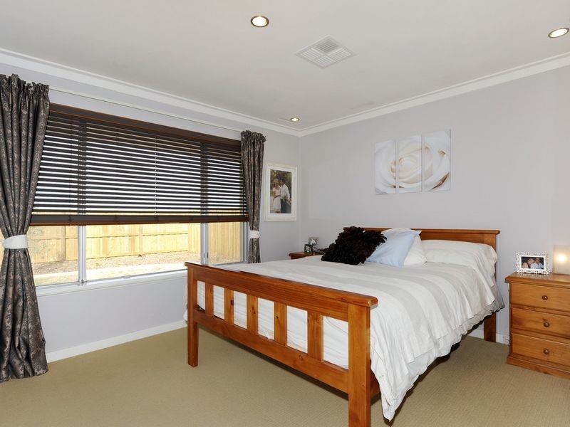 56 Rae Rd, Safety Bay WA 6169