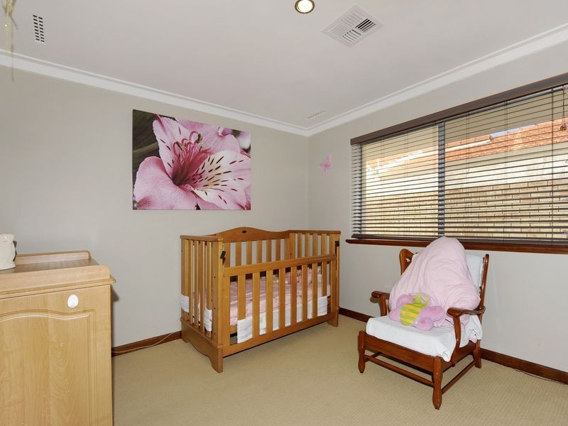 56 Rae Rd, Safety Bay WA 6169