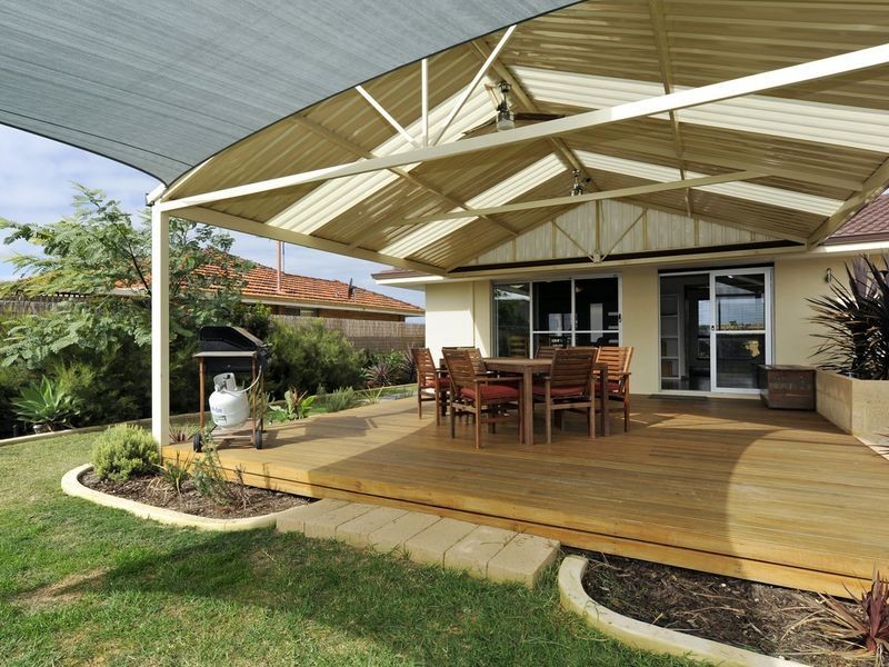 56 Rae Rd, Safety Bay WA 6169