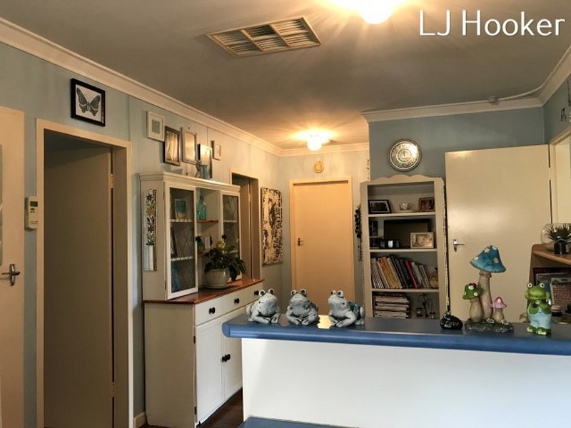 8 Pictor Court, Rockingham WA 6168