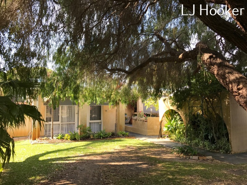 8 Pictor Court, Rockingham WA 6168