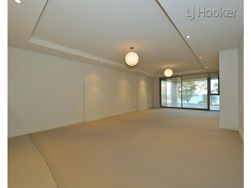 Unit 1/3 Rockingham Beach Road, Rockingham WA 6168