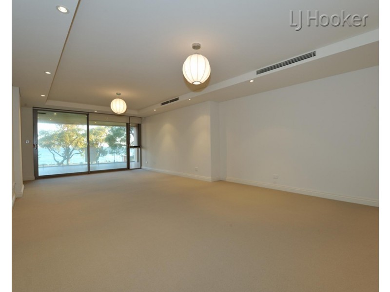 Unit 1/3 Rockingham Beach Road, Rockingham WA 6168