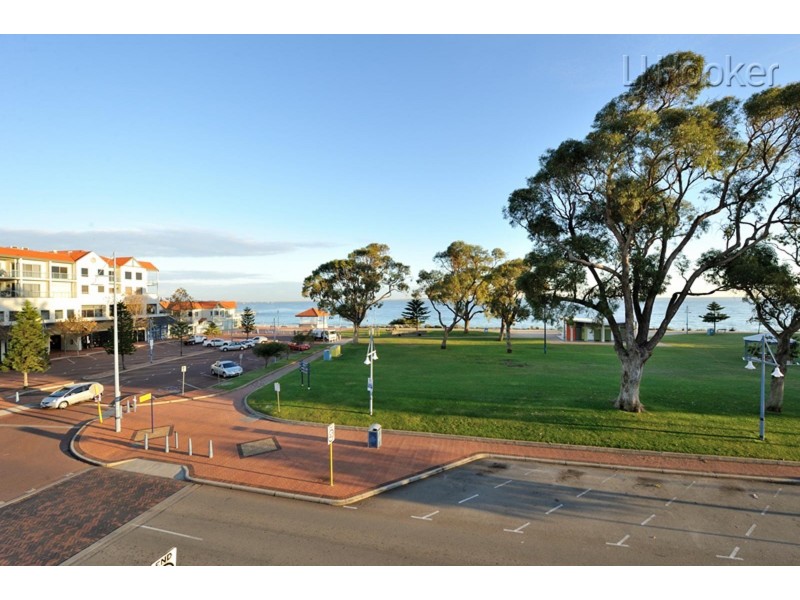 Unit 1/3 Rockingham Beach Road, Rockingham WA 6168