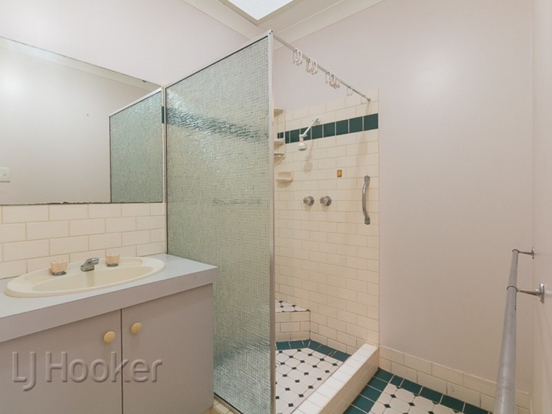 10/11 Louise Street, Rockingham WA 6168