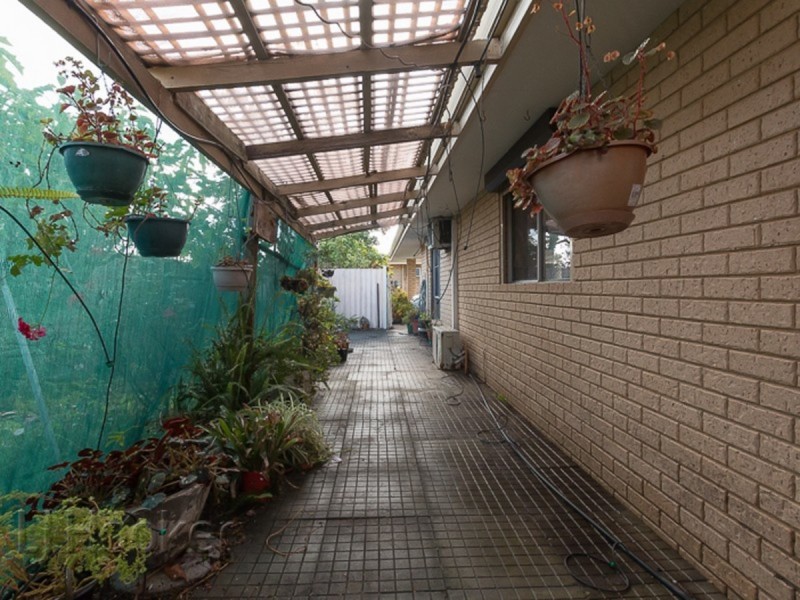 10/11 Louise Street, Rockingham WA 6168