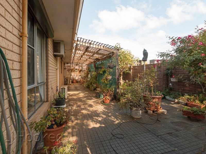 10/11 Louise Street, Rockingham WA 6168