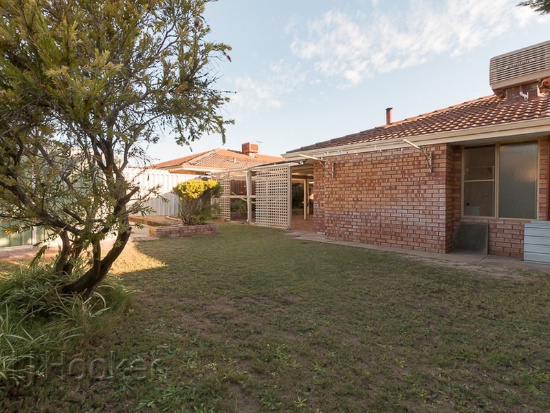 16 Rand Avenue, Waikiki WA 6169