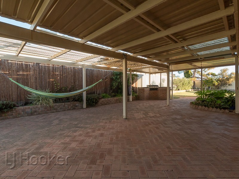 16 Rand Avenue, Waikiki WA 6169