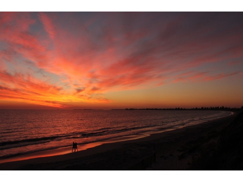 16 Rand Avenue, Waikiki WA 6169