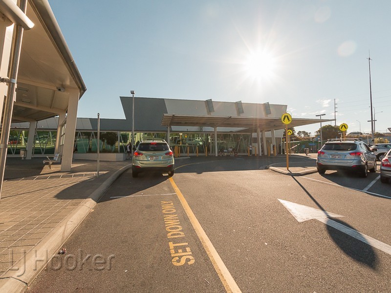 16 Rand Avenue, Waikiki WA 6169