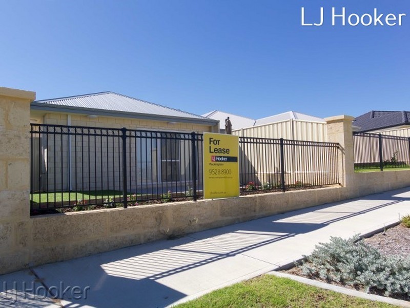 15 Benalla Way, Lakelands WA 6180