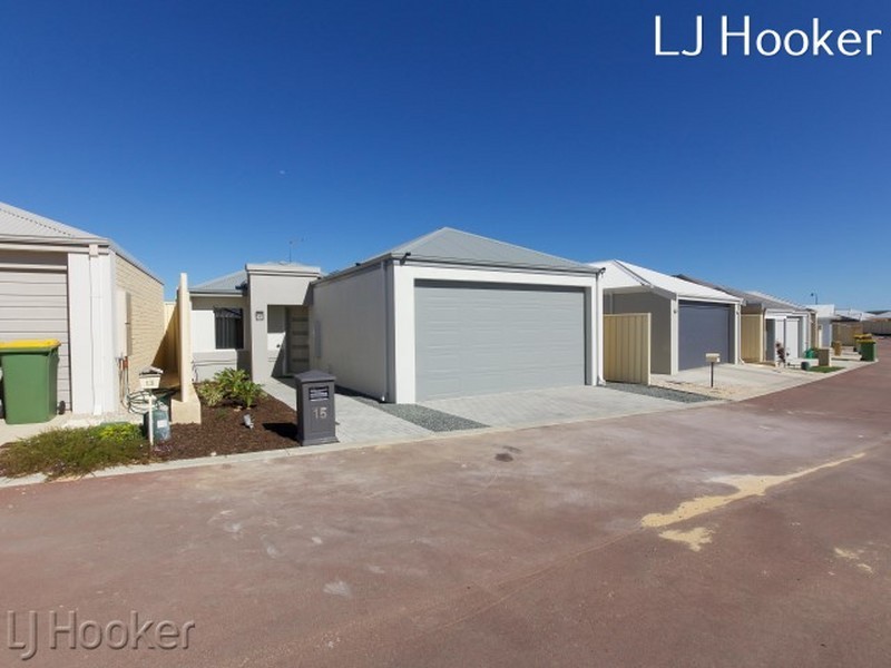 15 Benalla Way, Lakelands WA 6180