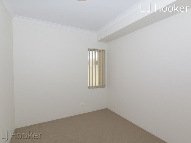 15 Benalla Way, Lakelands WA 6180