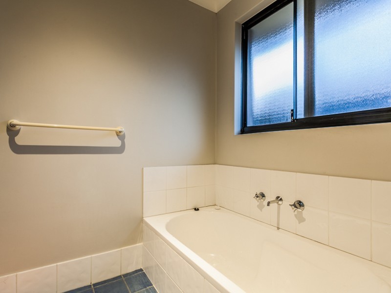 48 Ritchie Drive, Rockingham WA 6168