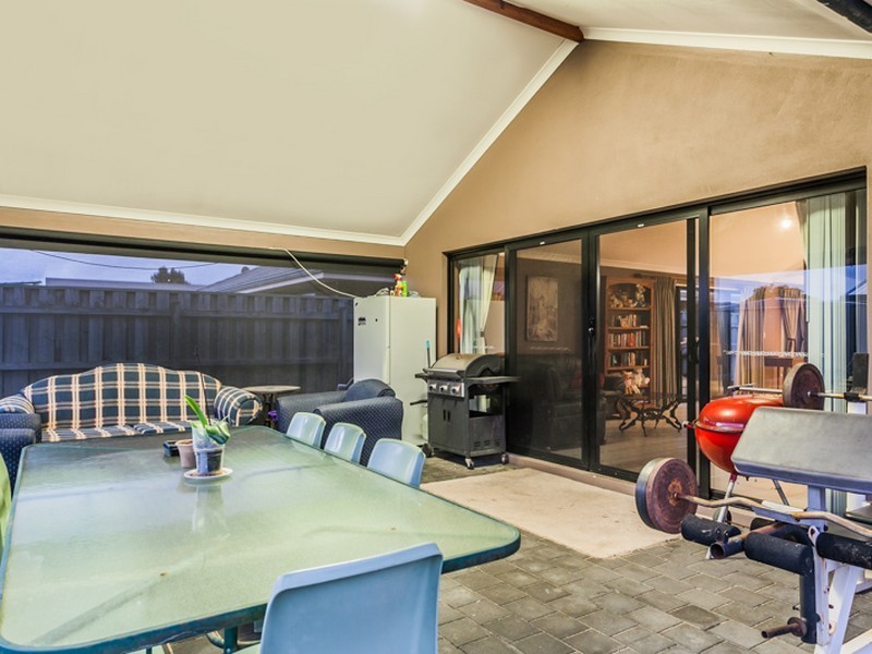 48 Ritchie Drive, Rockingham WA 6168