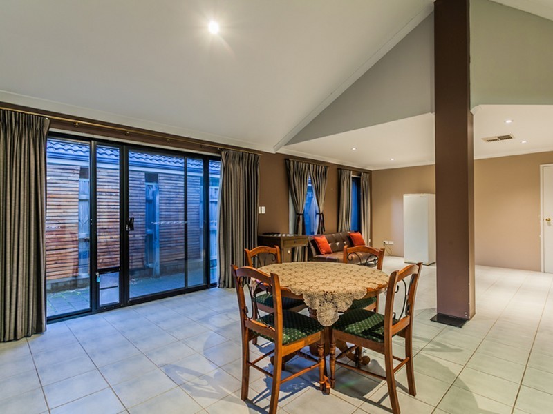 48 Ritchie Drive, Rockingham WA 6168