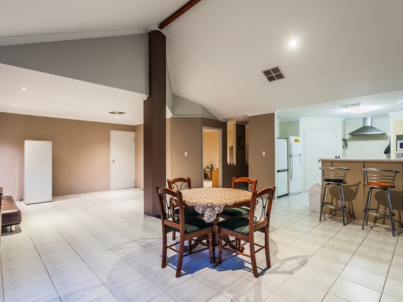 48 Ritchie Drive, Rockingham WA 6168