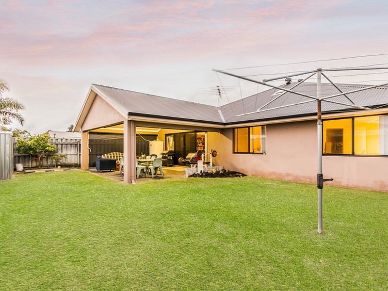 48 Ritchie Drive, Rockingham WA 6168