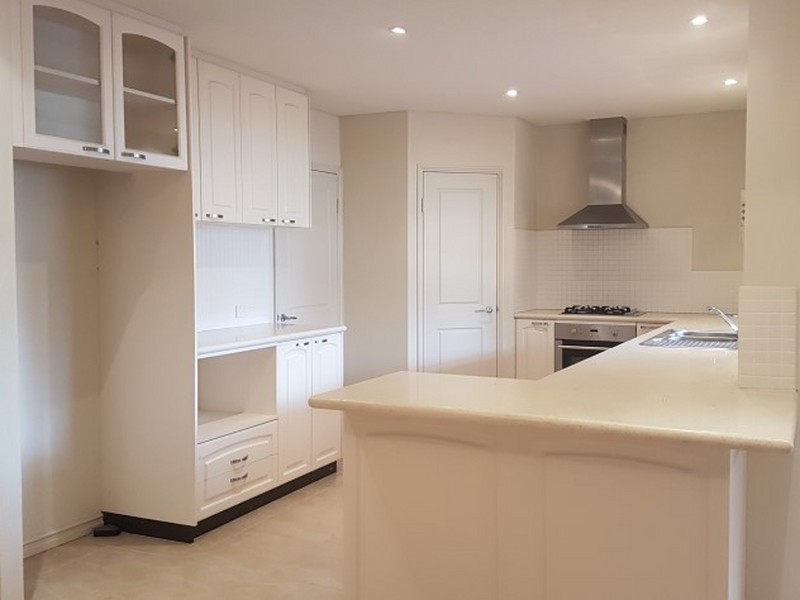 8D Victoria Street, Rockingham WA 6168