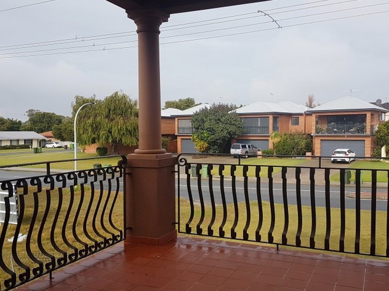 8D Victoria Street, Rockingham WA 6168