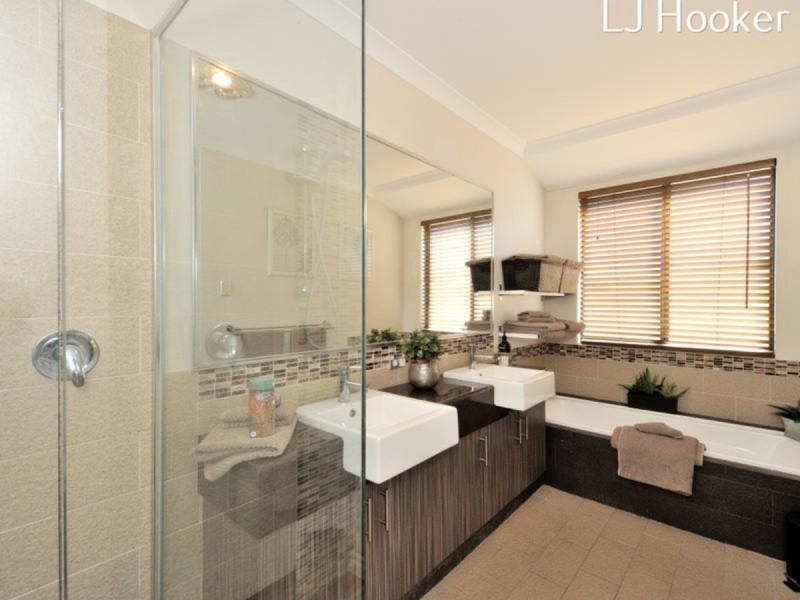 1 Arrowwood Loop, Secret Harbour WA 6173