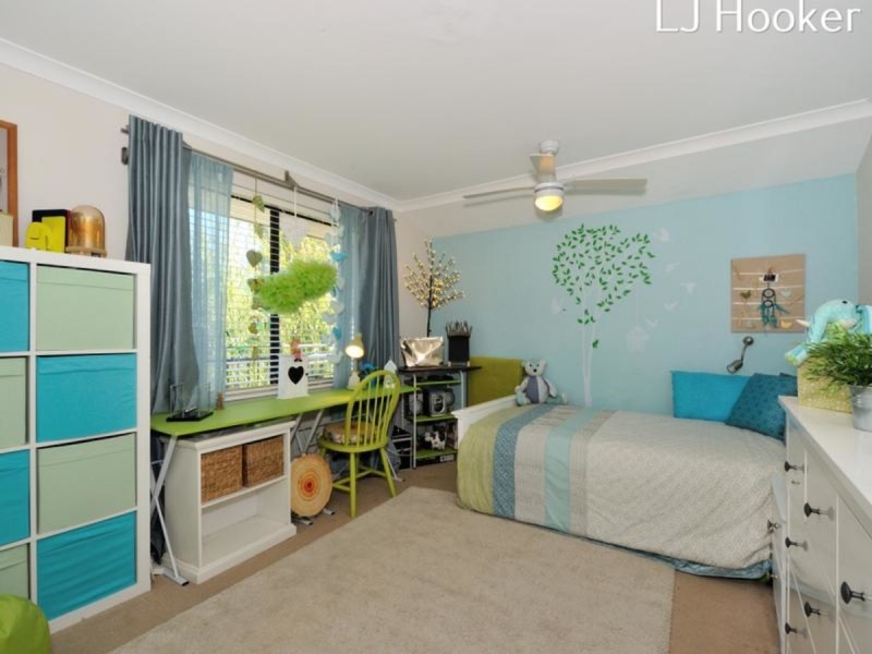 1 Arrowwood Loop, Secret Harbour WA 6173