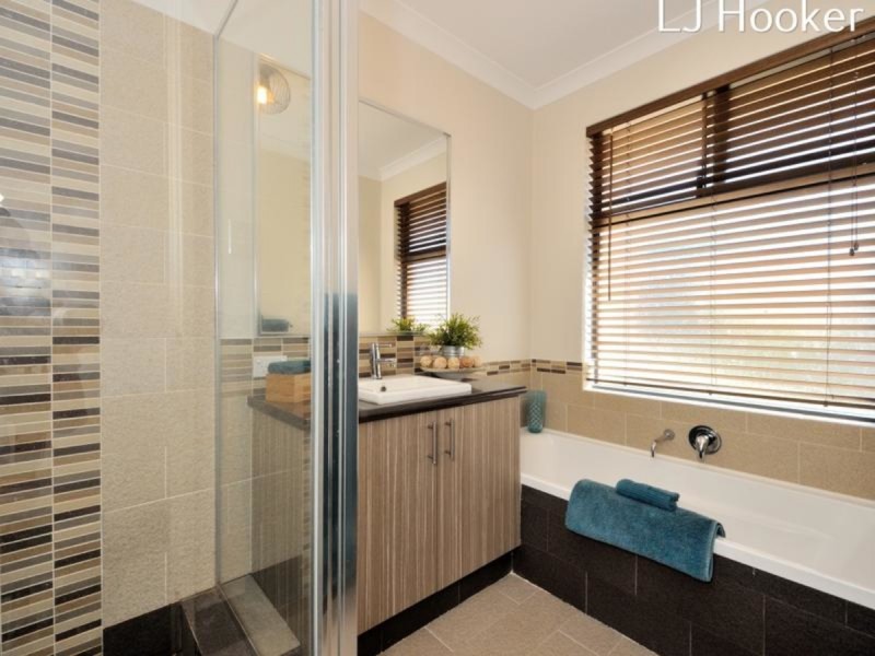 1 Arrowwood Loop, Secret Harbour WA 6173