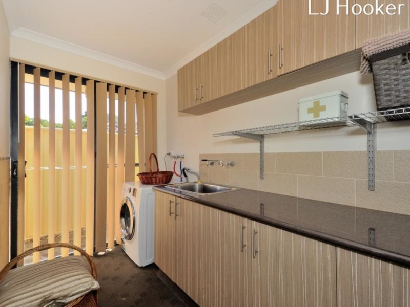 1 Arrowwood Loop, Secret Harbour WA 6173