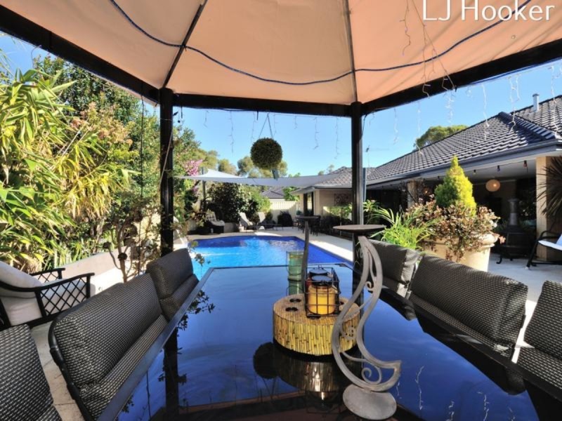 1 Arrowwood Loop, Secret Harbour WA 6173