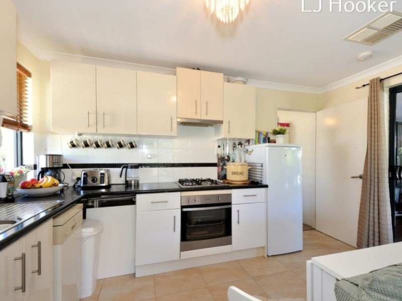 1 Arrowwood Loop, Secret Harbour WA 6173