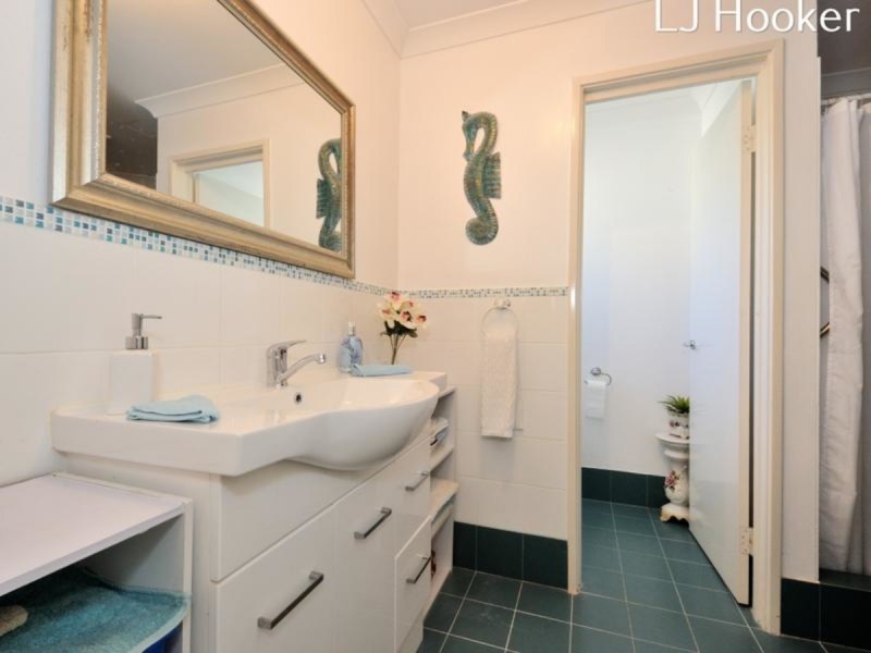 1 Arrowwood Loop, Secret Harbour WA 6173